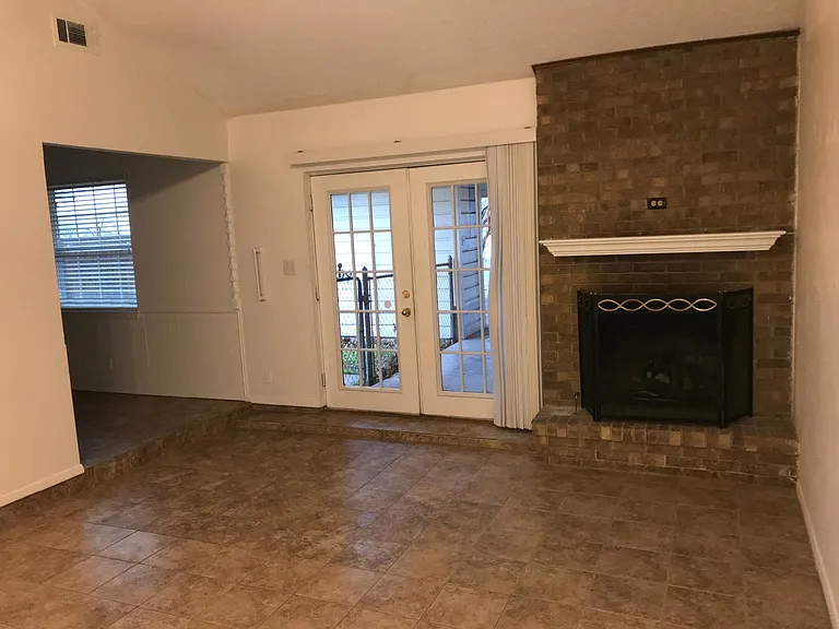 2107 Quail Run #A — Photo 6