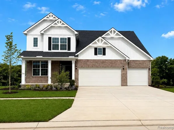 51397 Deerbrook Dr, Macomb, MI 48042