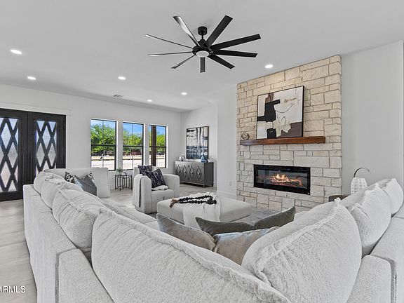 3rd image of 300 S Charleston Court