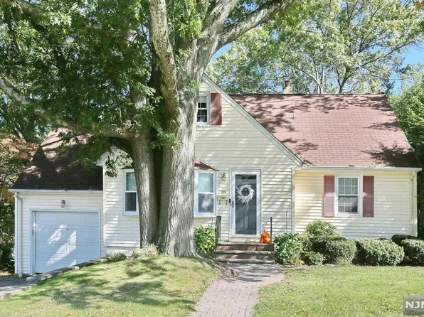 169 Walnut St, Washington Township, NJ 07676
