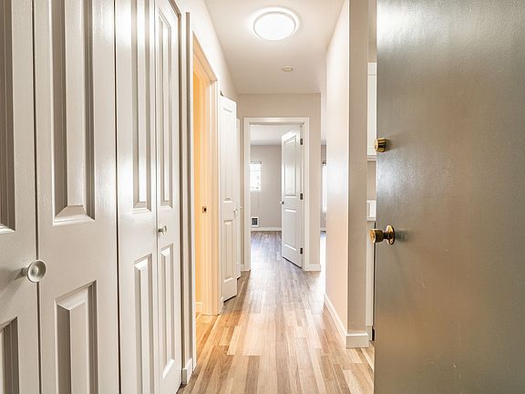 5th image of 533 Harvard Ave E #1-206