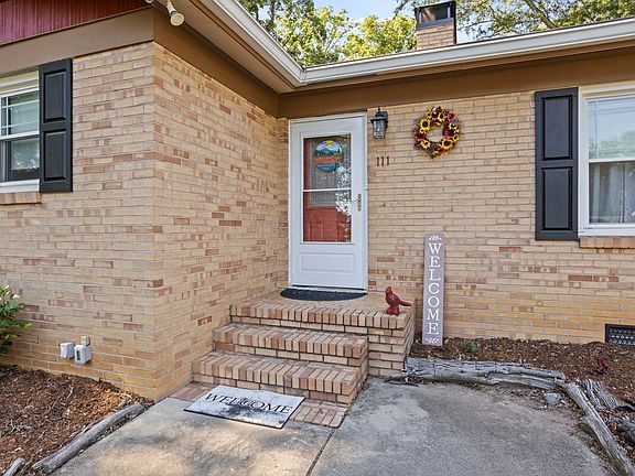 4th image of 111 Forestdale Dr