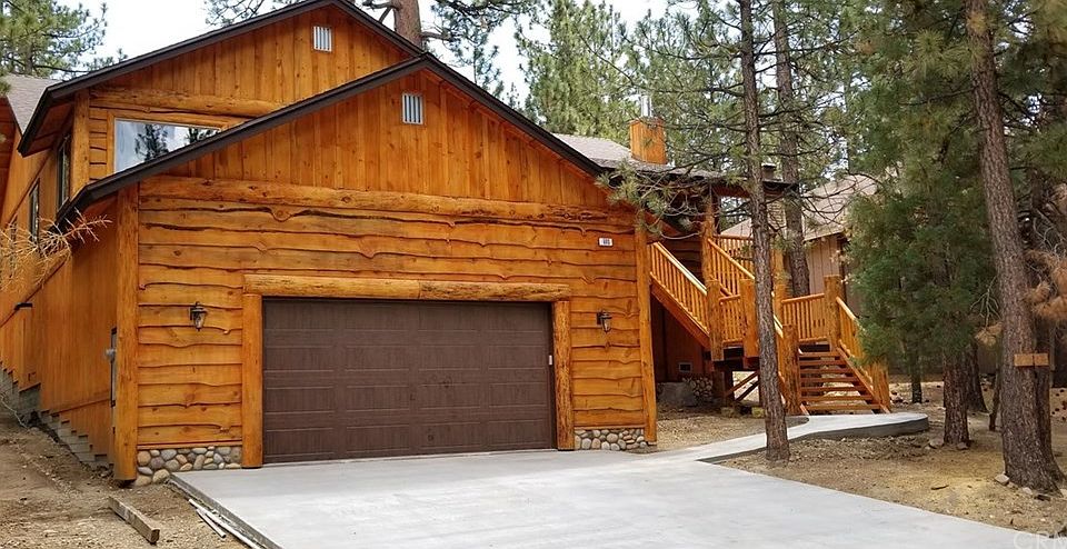 2nd image of 890 Alpenweg Dr