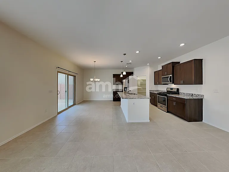 854 E Artesia Pl — Photo 5