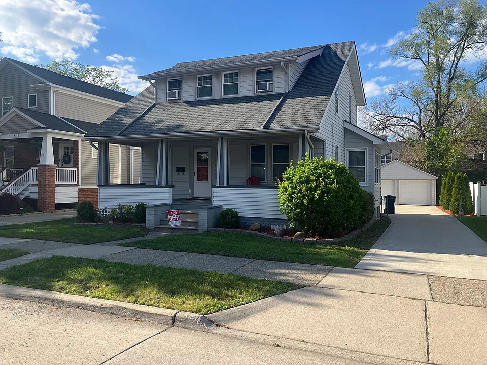 607 E Farnum Ave