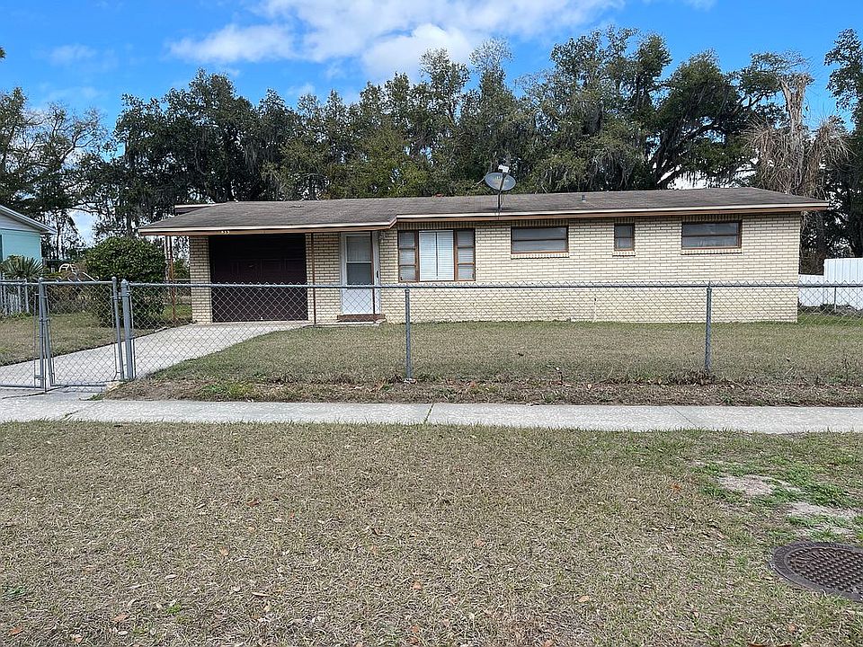 1st image of 415 Parkwood Dr