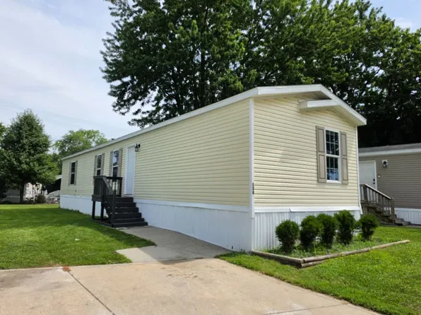 138 Pinecrest Dr #Pi138, Greenwood, IN 46143