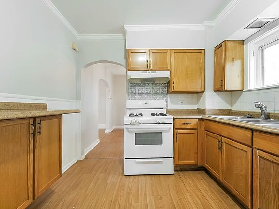 4th image of 1432 Sara Ave