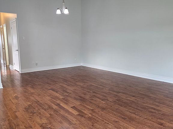 4th image of 53 Billington Cres
