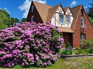 72 Crescent St, Rockland, MA 02370