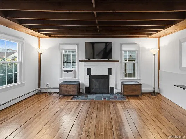 4 bed, 2.0 bath, 1440 sqft, $4,950 — Photo 3