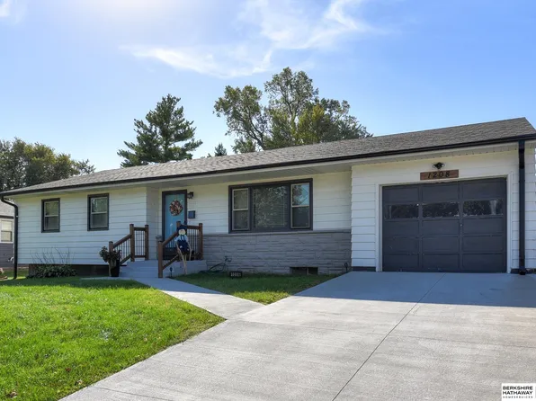 1208 Offutt Blvd, Bellevue, NE 68005
