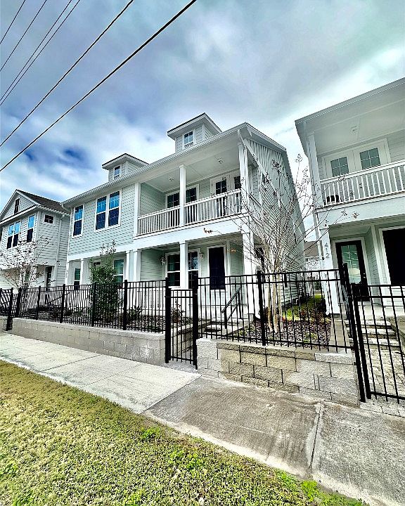 1st image of 410 S 8th St