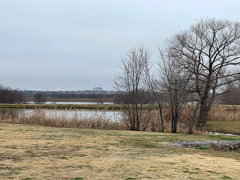 4333 Ireland Dr — Photo 16