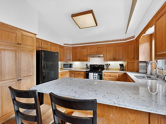3rd image of 608 James St NE