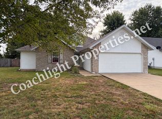 3818 N 10th St, Ozark, MO 65721