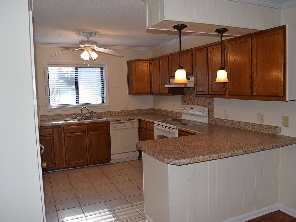 1st image of 23 Lake Dr