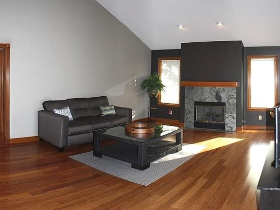 4th image of 6033 Creekbend Blvd