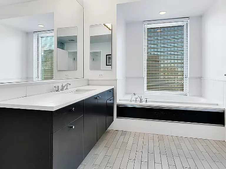 207 E 57th St #28B — Photo 8