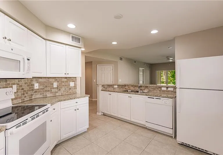 27400 Palmesta Cir #A — Photo 14