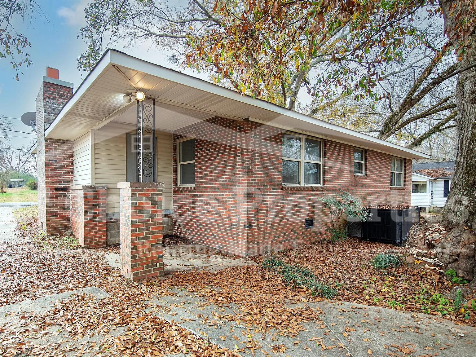 6051 Willow Circle Bessemer, AL 35023 - 1 — Photo 3