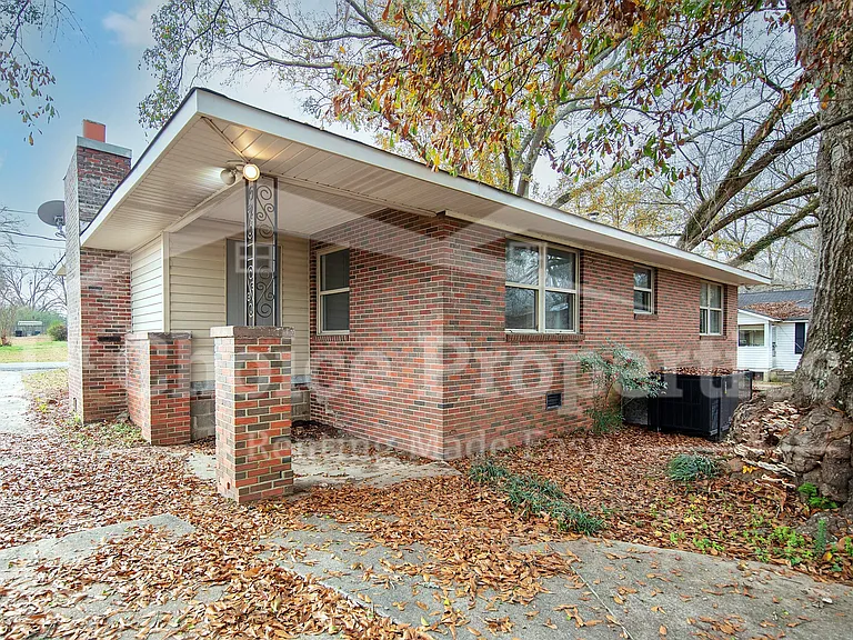 6051 Willow Cir — Photo 2