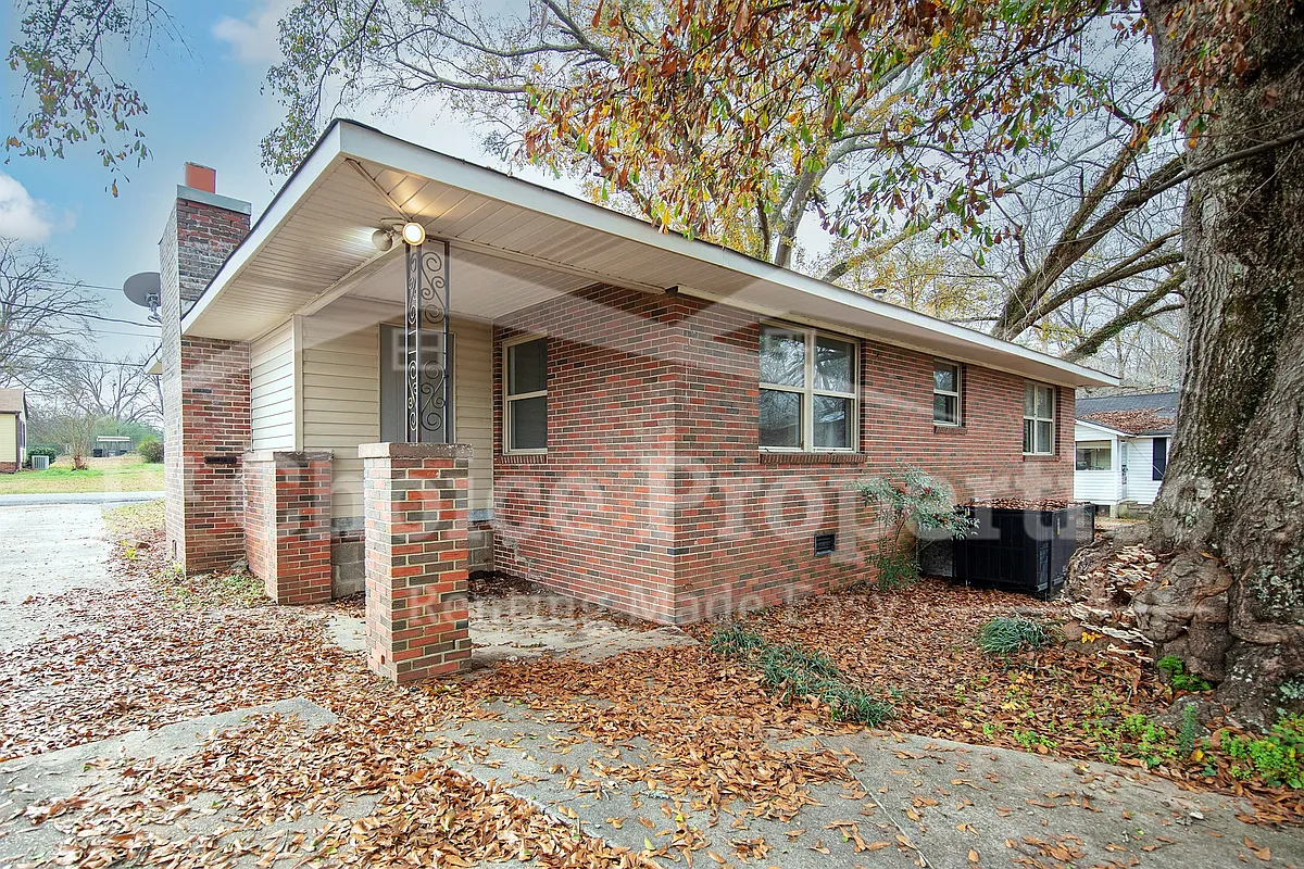 Building Photo - 6051 Willow Cir