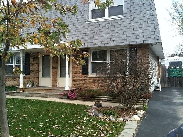 1st image of 209 Laurel Dr #B