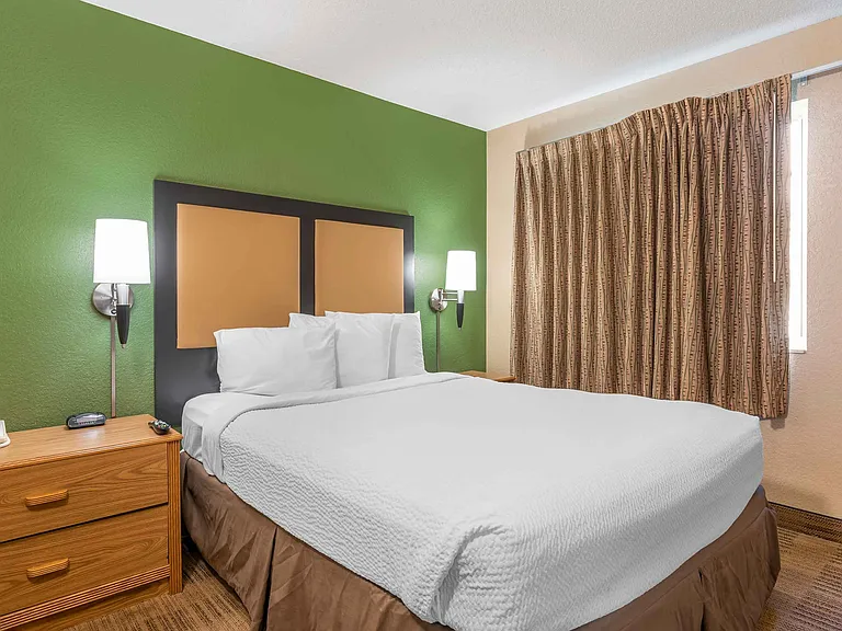 1 Bedroom Suite - 2 Full Beds