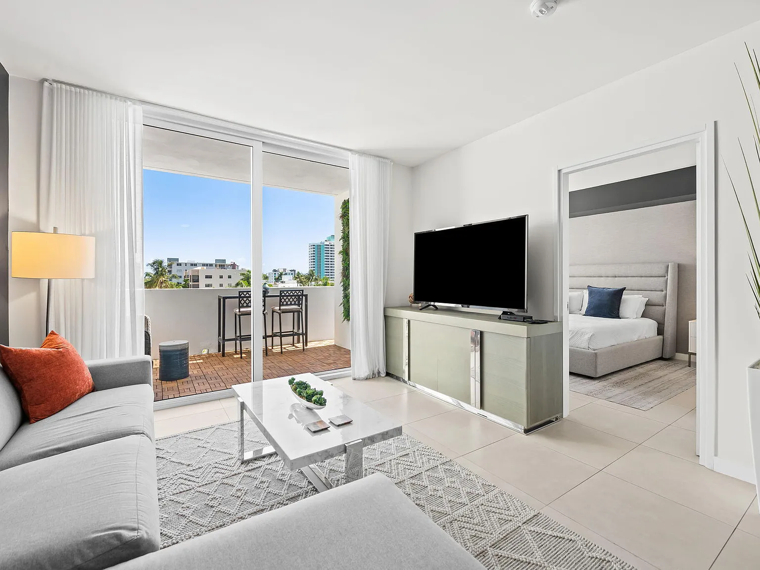 1 bed, 1.0 bath, 844 sqft, $3,500 — Photo 3
