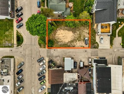 112 W Madison Ave, Suttons Bay, MI, 49682