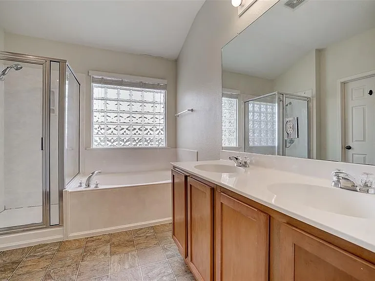 1115 Rawhide Trl — Photo 72