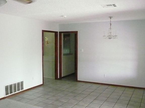4th image of 6148 SW Oak Cliff Ave