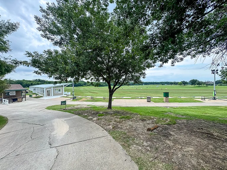 6107 Lakecrest Dr — Photo 36