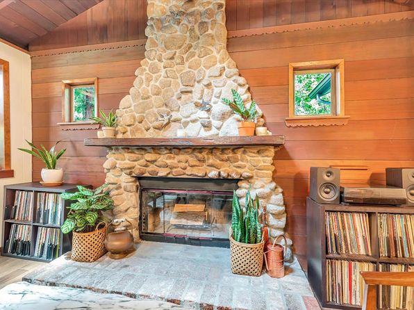 15820 Old County Hwy