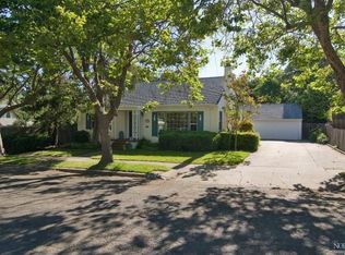 142 S Montgomery St, Napa, CA 94559