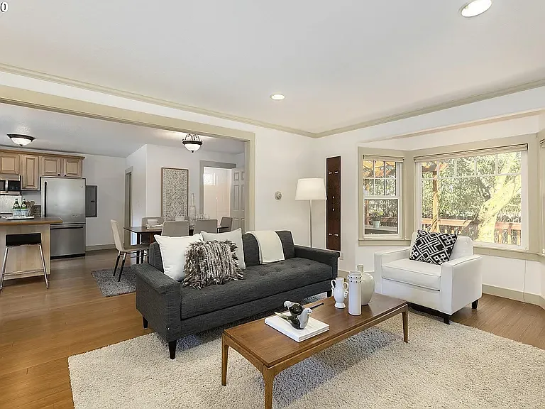 116 SE 72nd Ave — Photo 3