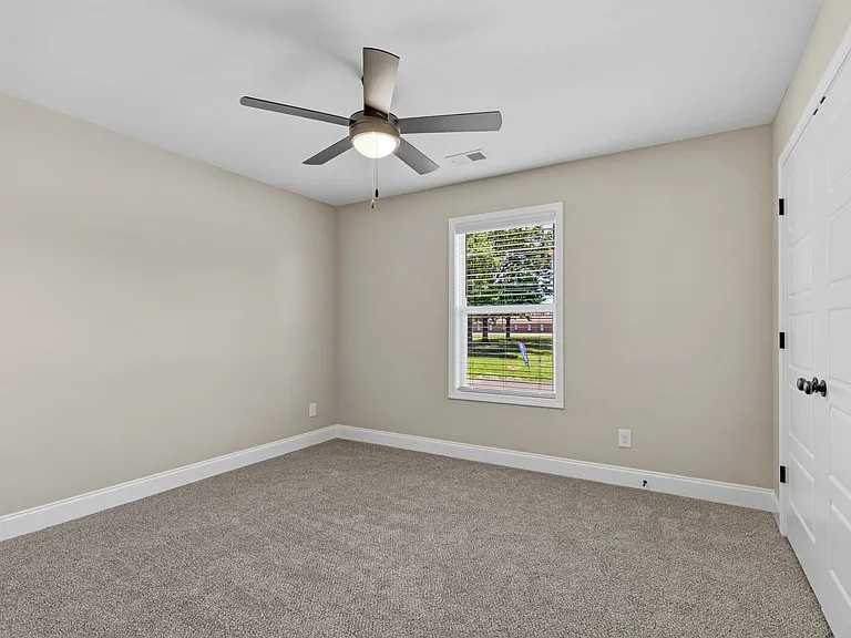 Trenton Commons — Photo 48