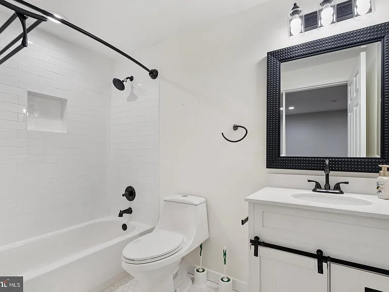 1291 Mason Mill Ct — Photo 34