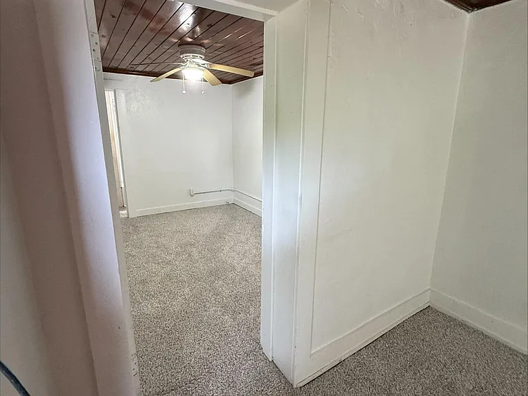 905 Nash St E — Photo 10