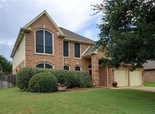1806 Greenhaven Ln, Grapevine, TX 76051
