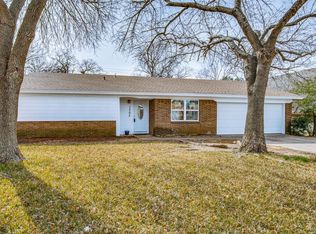 1703 Toplea Dr, Euless, TX 76040