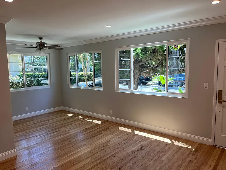 434 S Oakhurst Dr — Photo 2