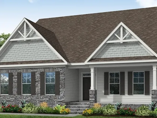 447 Rising Star Dr, Clayton, NC 27520