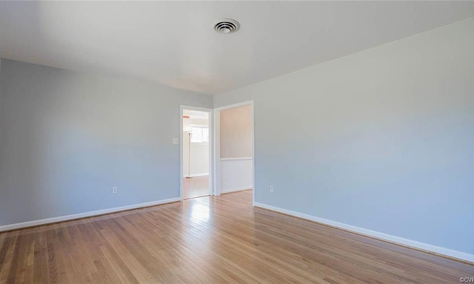 2nd image of 8059 Woodbridge Rd