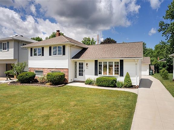 2nd image of 1320 Bonnie Ln