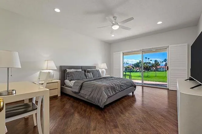 270 Vista Royale Cir E — Photo 12