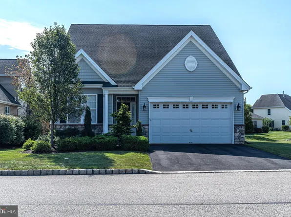 1355 Creekside Ln, Quakertown, PA 18951