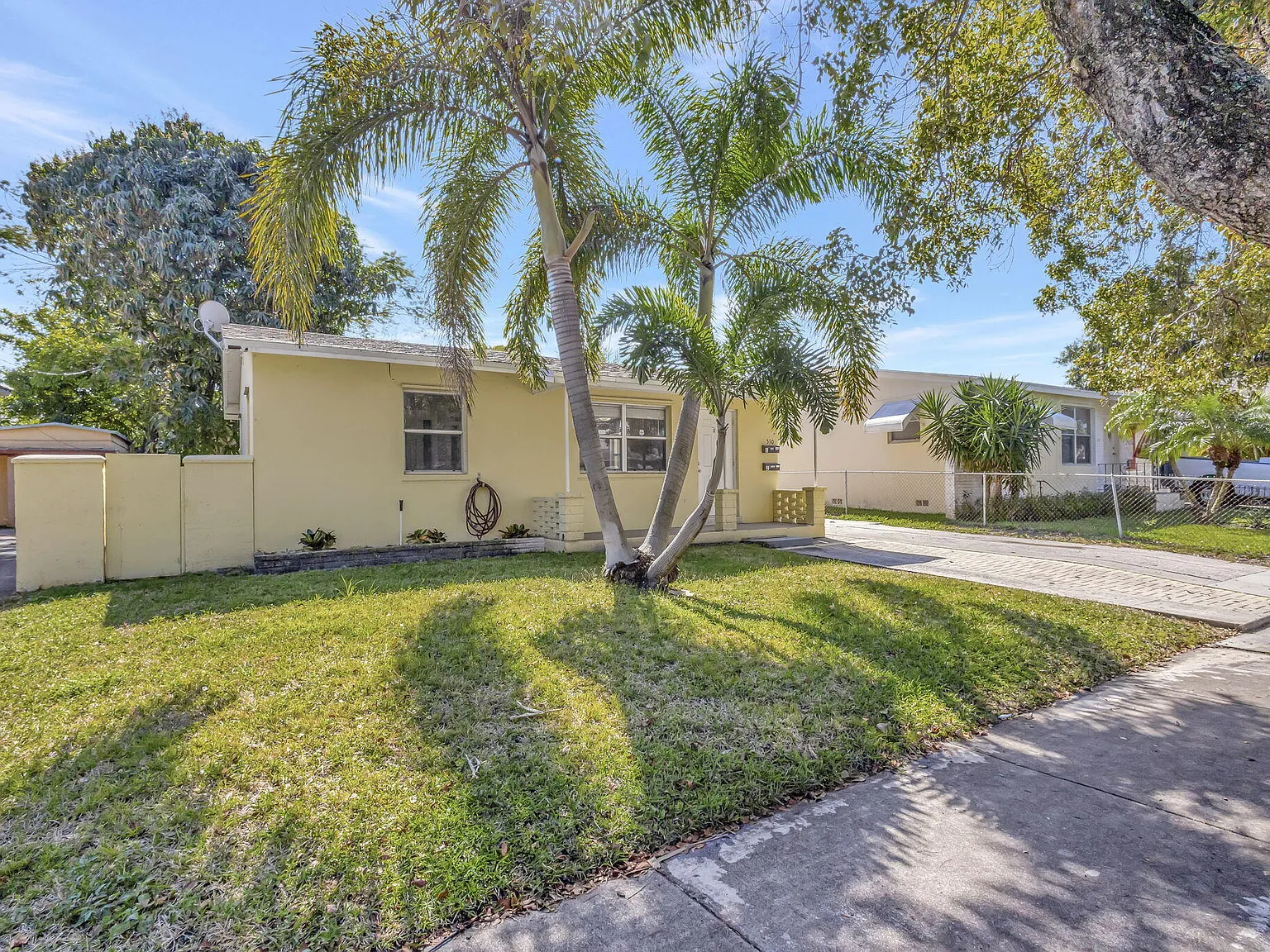 2 bed, 1.0 bath, 750 sqft, $2,200 — Photo 3