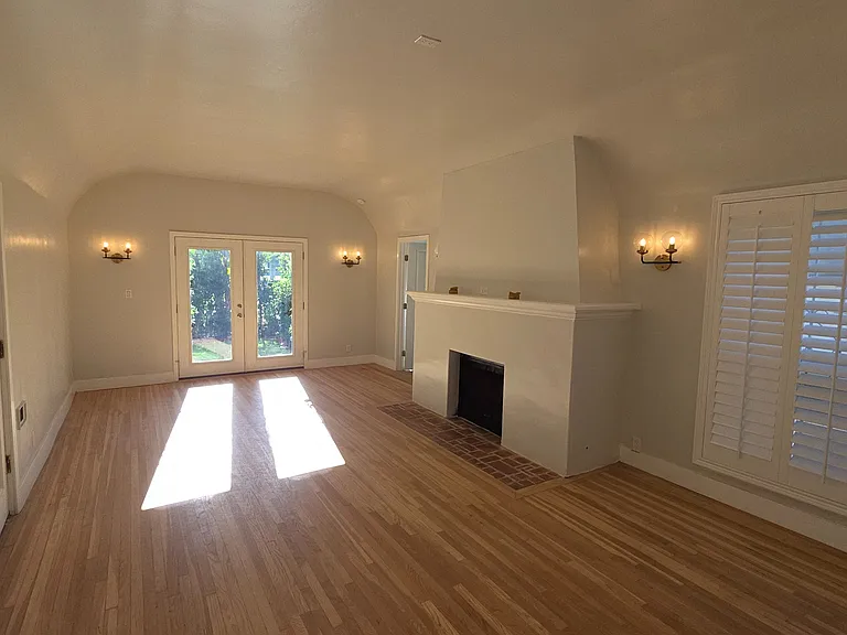 418 S Roxbury Dr #418 — Photo 16